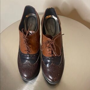 dexflex comfort Two-Tone Brown & Tan Wingtip Oxfords